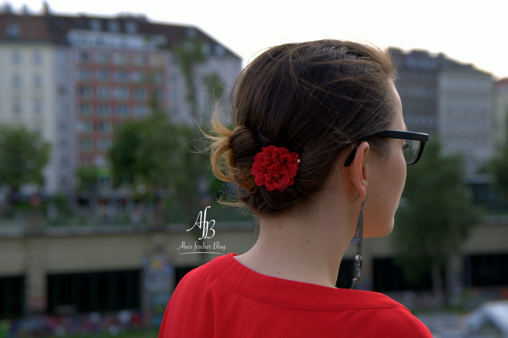 Red dress wandering through Vienna