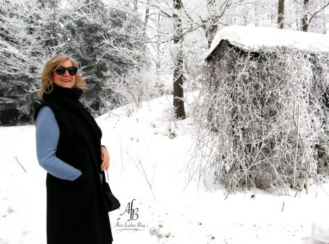 Outfit: Longblazer und Pullover mit Schleife am Rücken