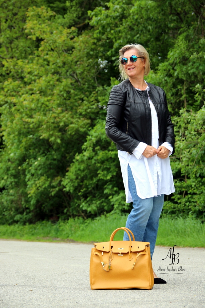 Outfit: Longbluse, Jeans und Kelly Bag Style